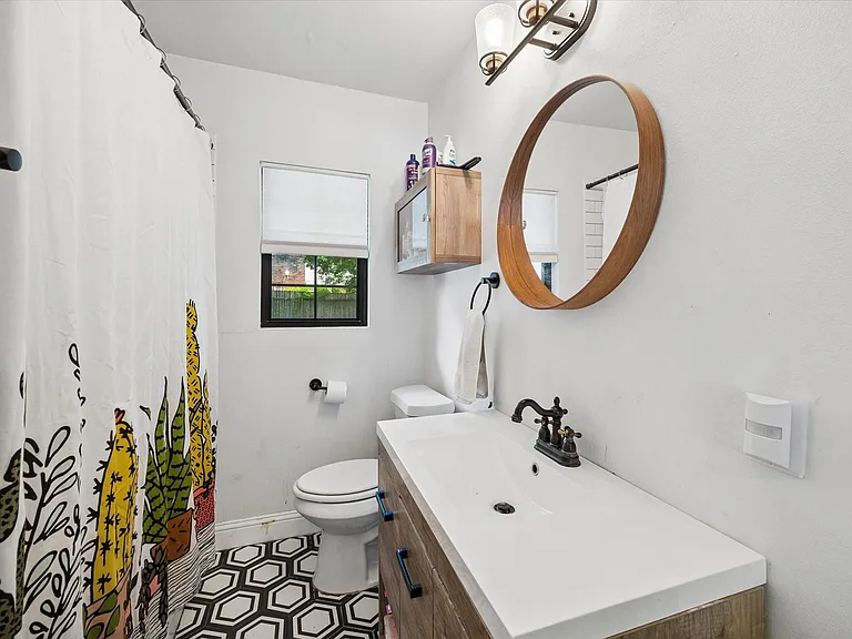 8510 Western Dr — Photo 7