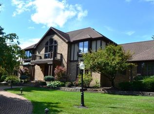 538 Timber Creek Dr, Akron, OH 44333
