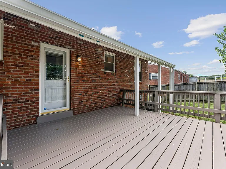 109 Falls Ave — Photo 17
