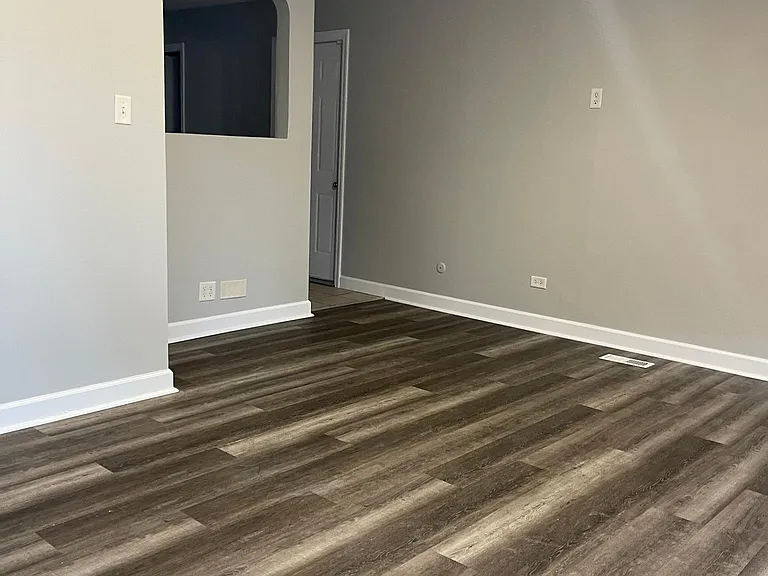 21906 Clyde Ave — Photo 8