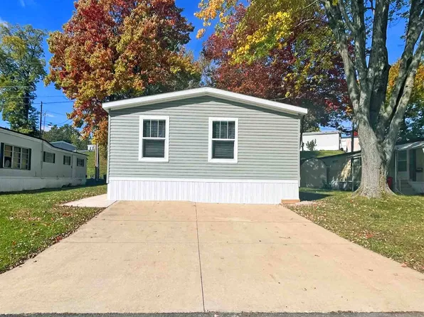 7055 Quarry Rd #201, Amherst, OH 44001