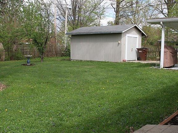 4th image of 437 Edgewood Dr