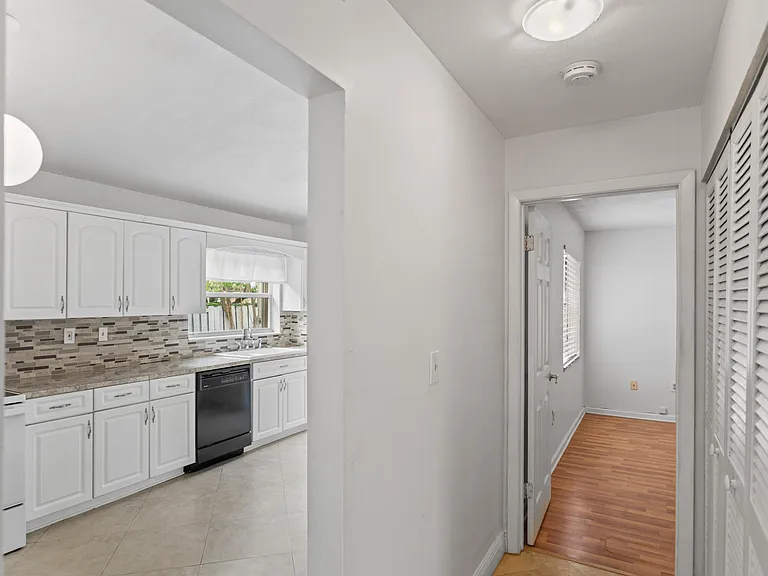 13945 Langley Pl — Photo 6