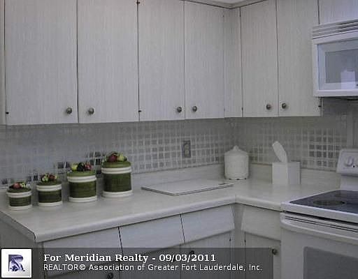 3rd image of 4100 Galt Ocean Dr APT 504