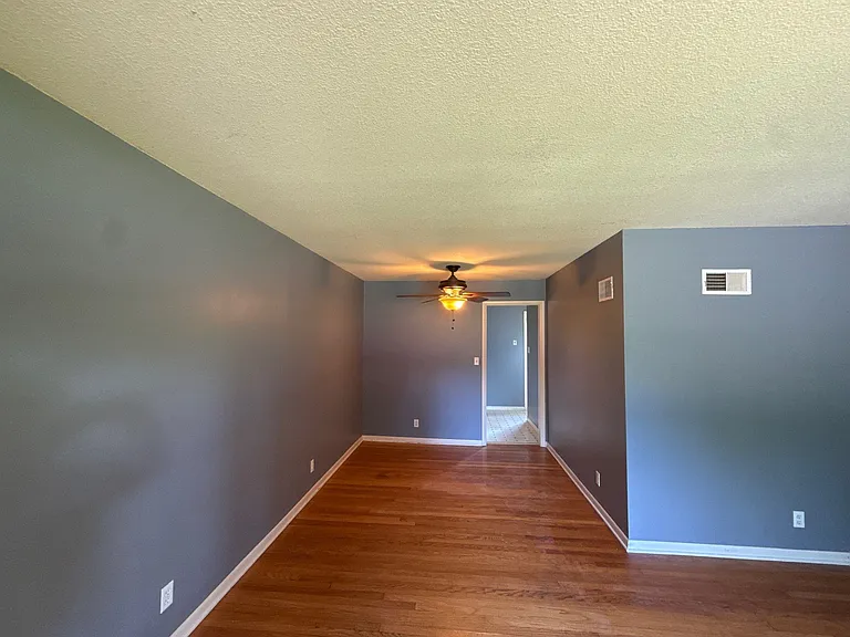 1200 NE 67th Pl — Photo 9