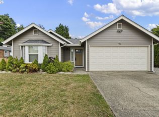 732 3rd St, Brookings, OR 97415