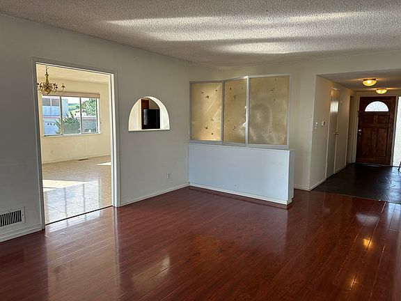 5th image of 712 Plateau Ave