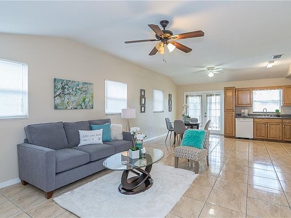 4th image of 504 Eastbrook Blvd
