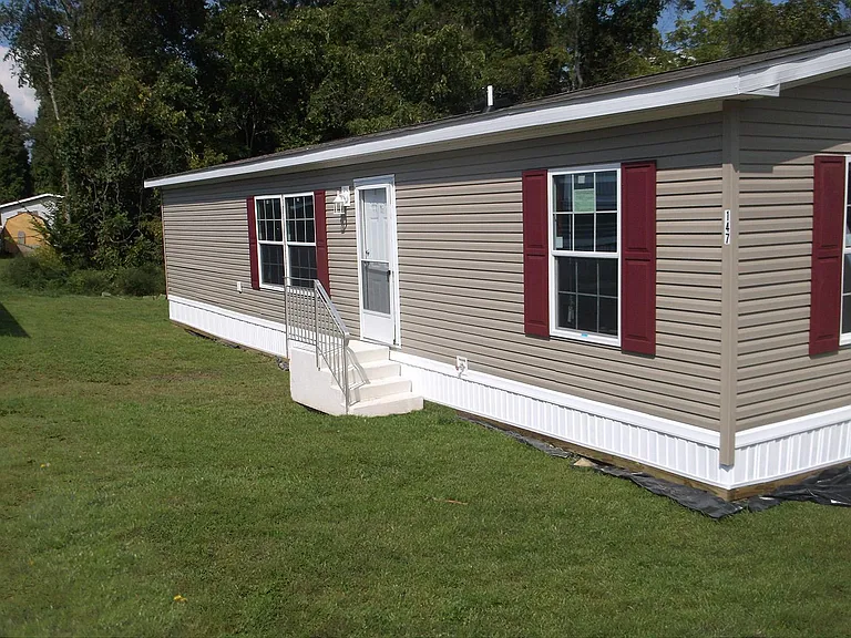 Colonial Heights — Photo 2