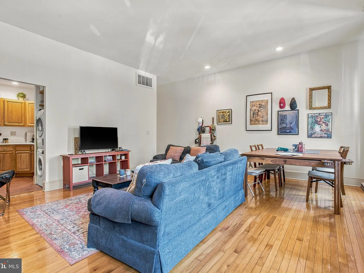 1 bed, 1.0 bath, 900 sqft, $2,700 — Photo 3