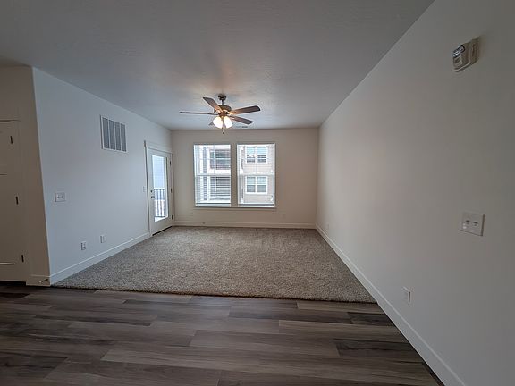 4th image of 4662 S Poplar Way