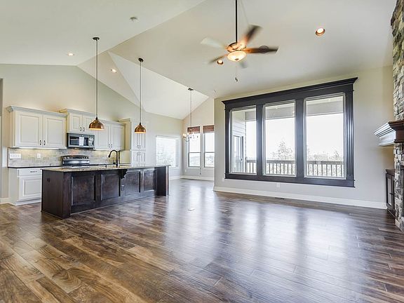 3rd image of 1840 Grand Vista Ln