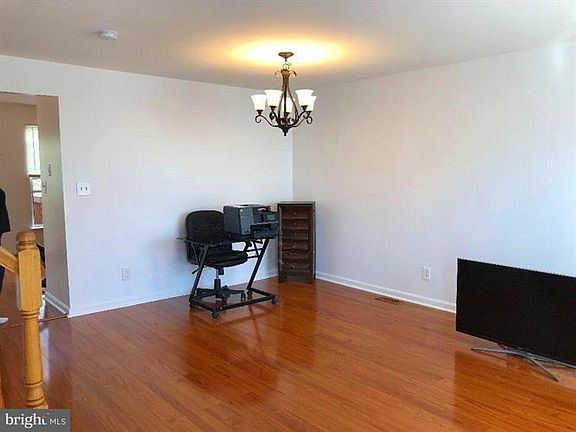 4th image of 7217 Finch Ln