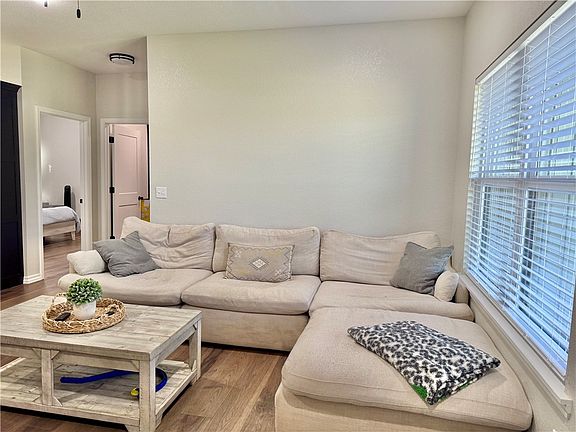 5th image of 1105 Marina Rd