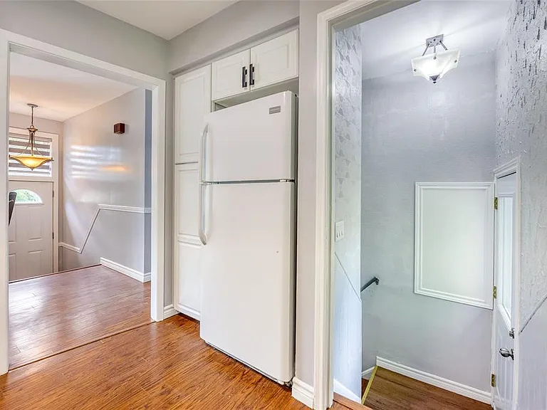 890 Hollands Ave — Photo 10