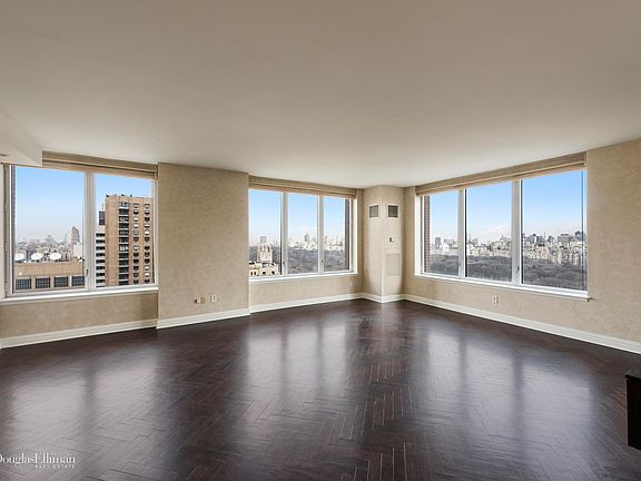 3rd image of 15 W 63rd St APT 25A