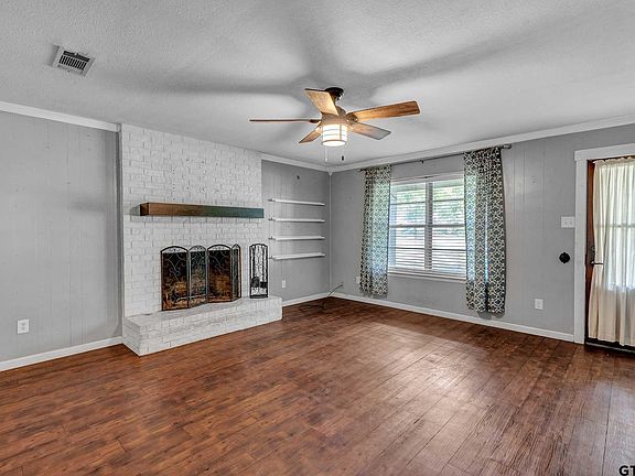 4th image of 310 Lynch Dr