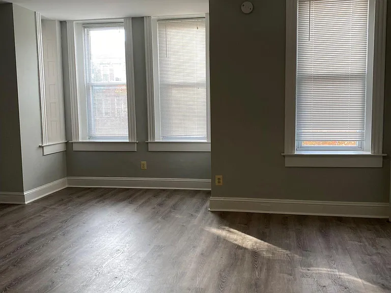 2723 Saint Paul St #2 — Photo 4