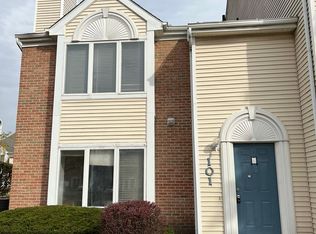 101 Pamela Ct, Levittown, PA 19057