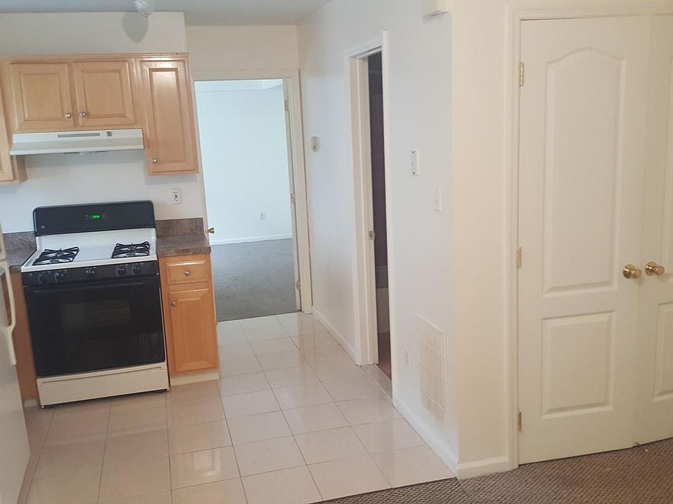 1st image of 1340 E 70th St #1