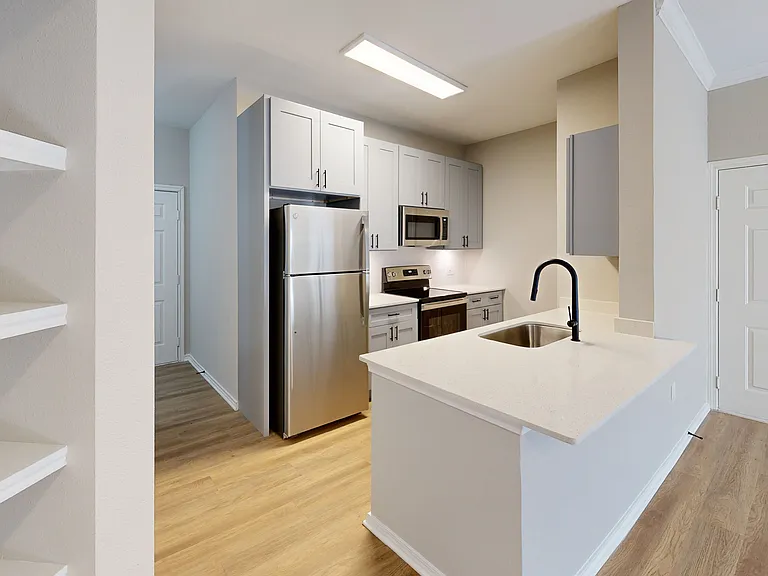 Lakeline Villas — Photo 36