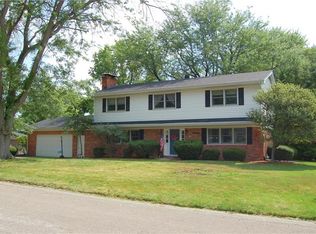 15 Country Club Dr, Danville, IL 61832