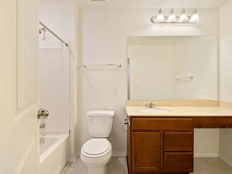 907 Solitude Dr — Photo 22