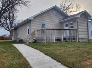 421 E Alice St, Wallace, NE 69169