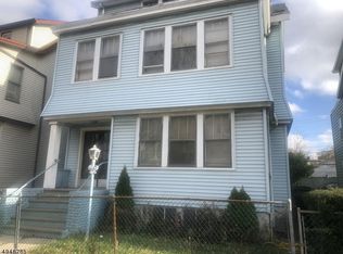 558 So Clinton St, East Orange, NJ 07018