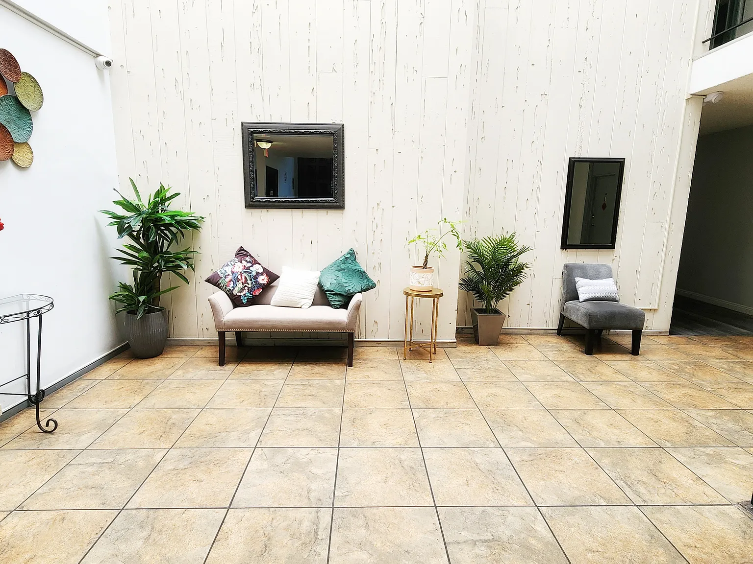 SAN REMO APARTMENTS — Photo 3