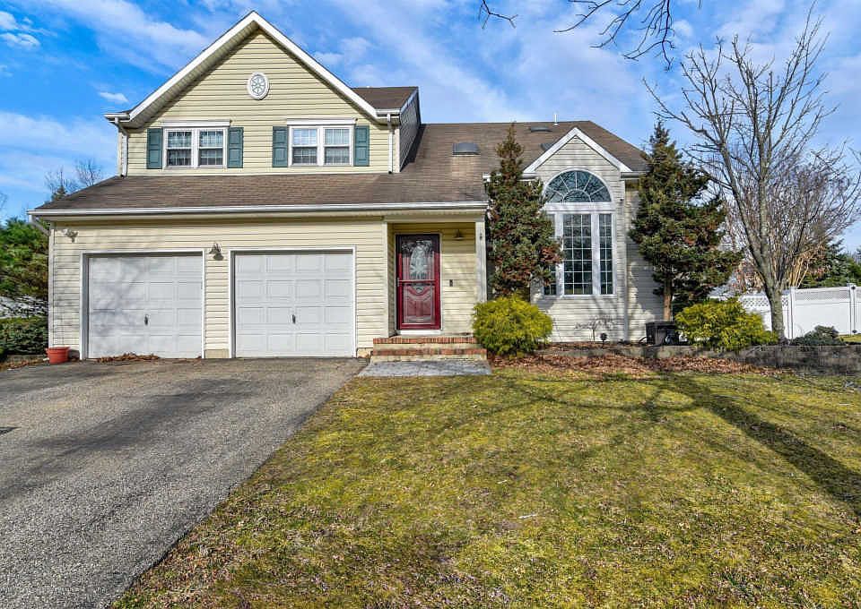 1st image of 1923 White Knoll Dr