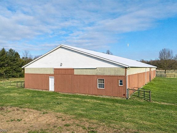 3rd image of 7639 Center Rd