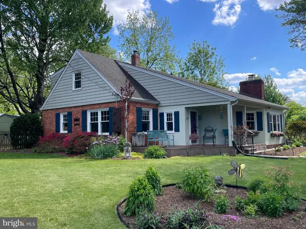 7133 Tyler Ave, Falls Church, VA 22042