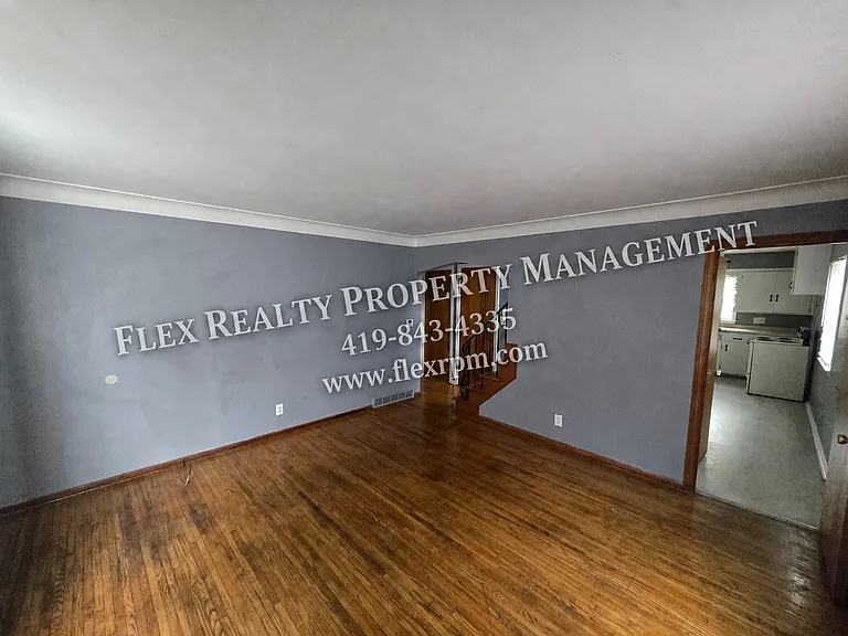 3901 Leybourn Ave — Photo 8