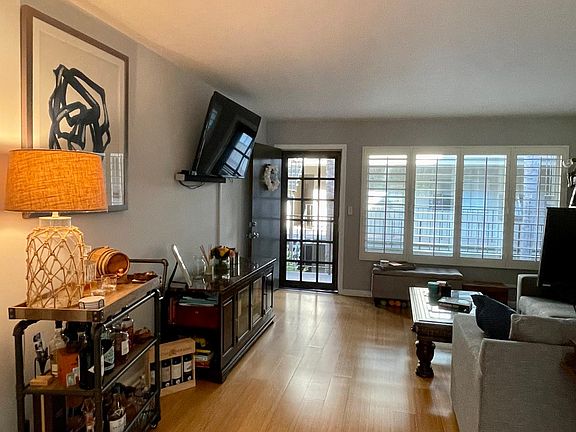 5th image of 333 Junipero Ave APT 2F