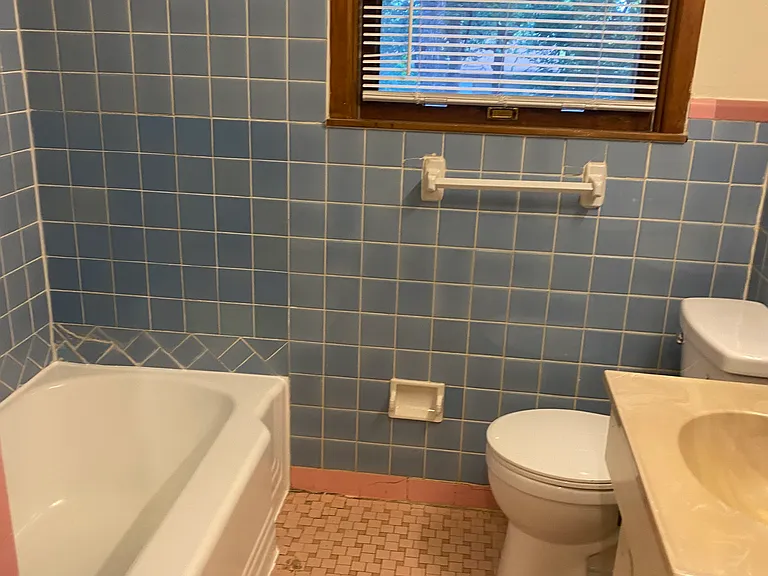5521 Eisenhower Dr — Photo 1