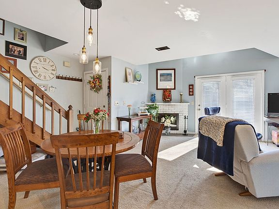 5th image of 4643 Crow Creek Ct