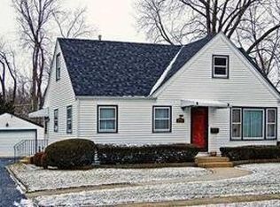 2056 Halsey Dr, Des Plaines, IL 60018