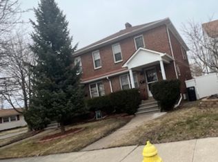 184 S Riverbank St, Wyandotte, MI 48192