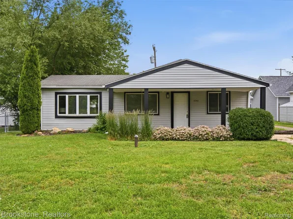 1840 S Lake Ct, Novi, MI 48377