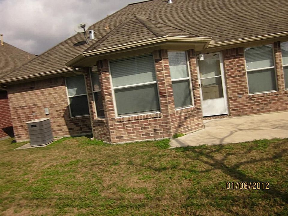 1st image of 404 Friends Knoll Ln