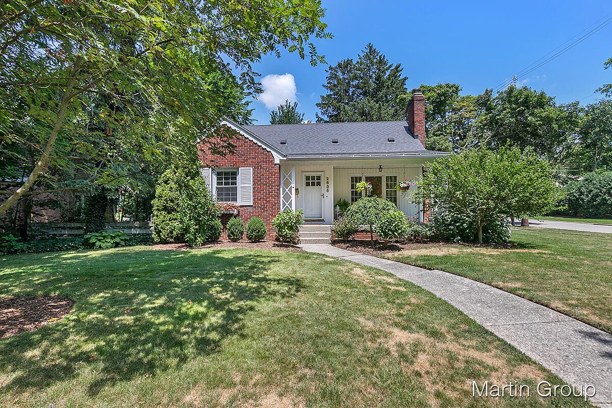 2635 Elmwood Dr SE, East Grand Rapids, MI 49506 Zillow