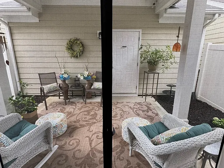 124 Spring Pine Ln — Photo 26