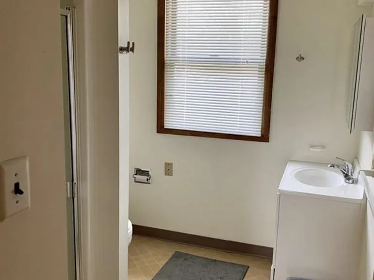 112 W Central Ave #B — Photo 4