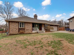 922 E Manchester Drive, Springfield, MO 65810