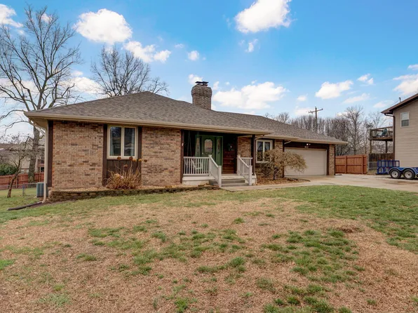 922 E Manchester Drive, Springfield, MO 65810