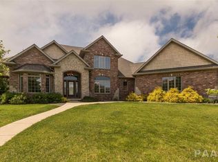 6006 W Eaglecreek Dr, Peoria, IL 61615