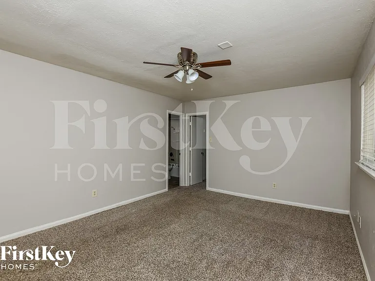4912 Sandalwood Ln — Photo 9