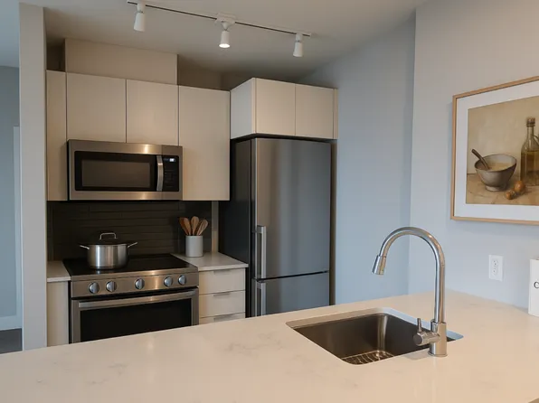 3610 Dixie Rd, Mississauga, ON L4Y 2B3