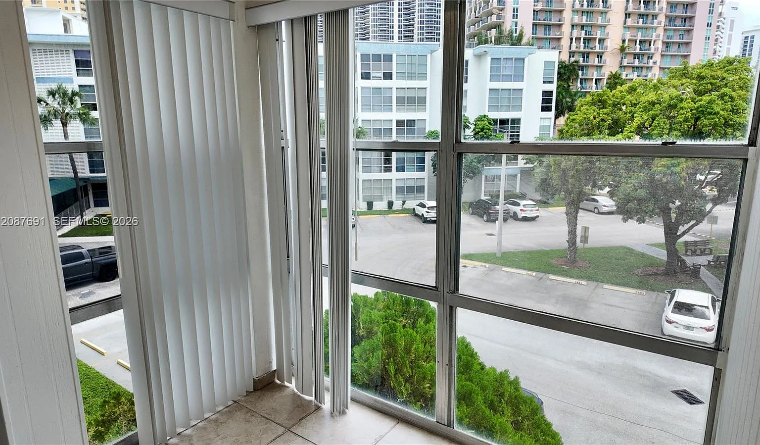 Avila Condo — Photo 4